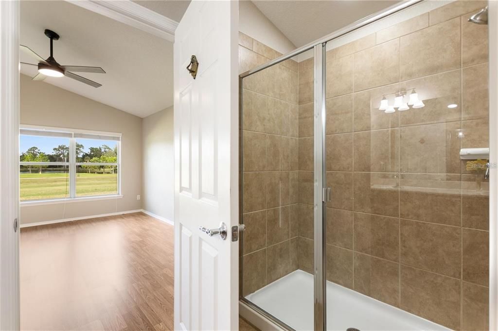 For Rent: $2,300 (3 beds, 2 baths, 1713 Square Feet)
