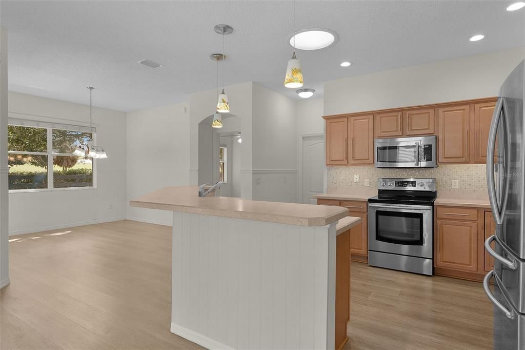 For Sale: $419,000 (3 beds, 2 baths, 1621 Square Feet)