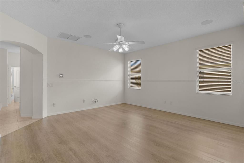 For Sale: $419,000 (3 beds, 2 baths, 1621 Square Feet)
