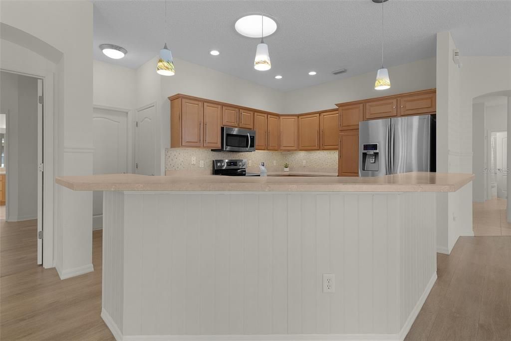 For Sale: $419,000 (3 beds, 2 baths, 1621 Square Feet)