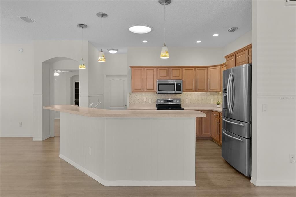 For Sale: $419,000 (3 beds, 2 baths, 1621 Square Feet)