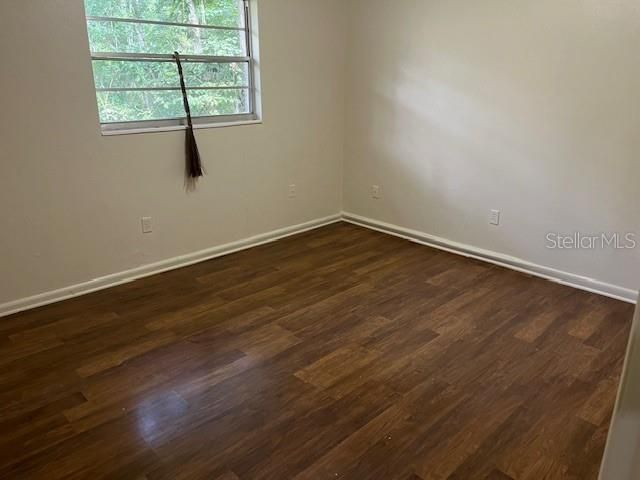 For Rent: $1,695 (4 beds, 3 baths, 1690 Square Feet)