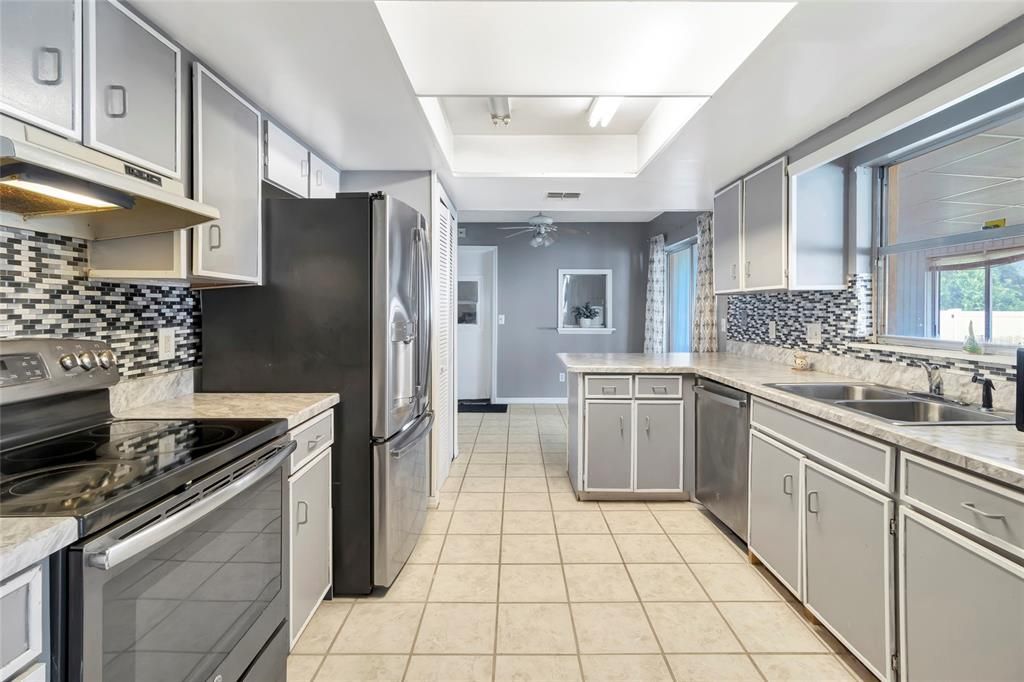 En Venta: $285,000 (2 camas, 2 baños, 1225 Pies cuadrados)