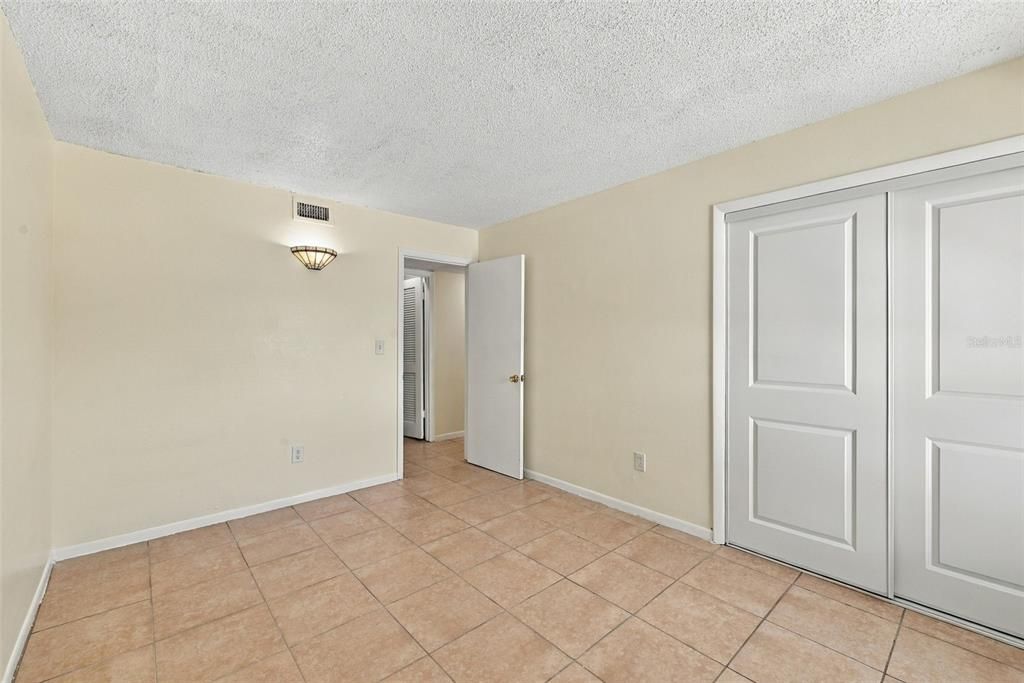 For Rent: $1,450 (2 beds, 2 baths, 895 Square Feet)