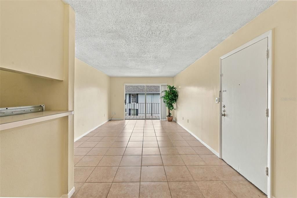 For Rent: $1,450 (2 beds, 2 baths, 895 Square Feet)