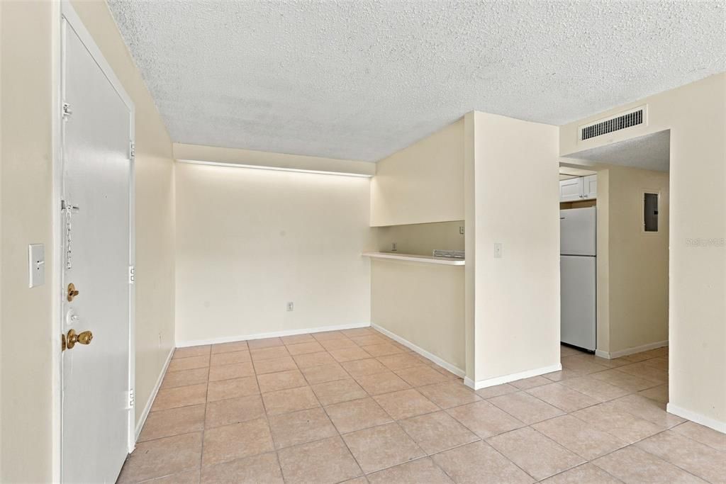 For Rent: $1,450 (2 beds, 2 baths, 895 Square Feet)