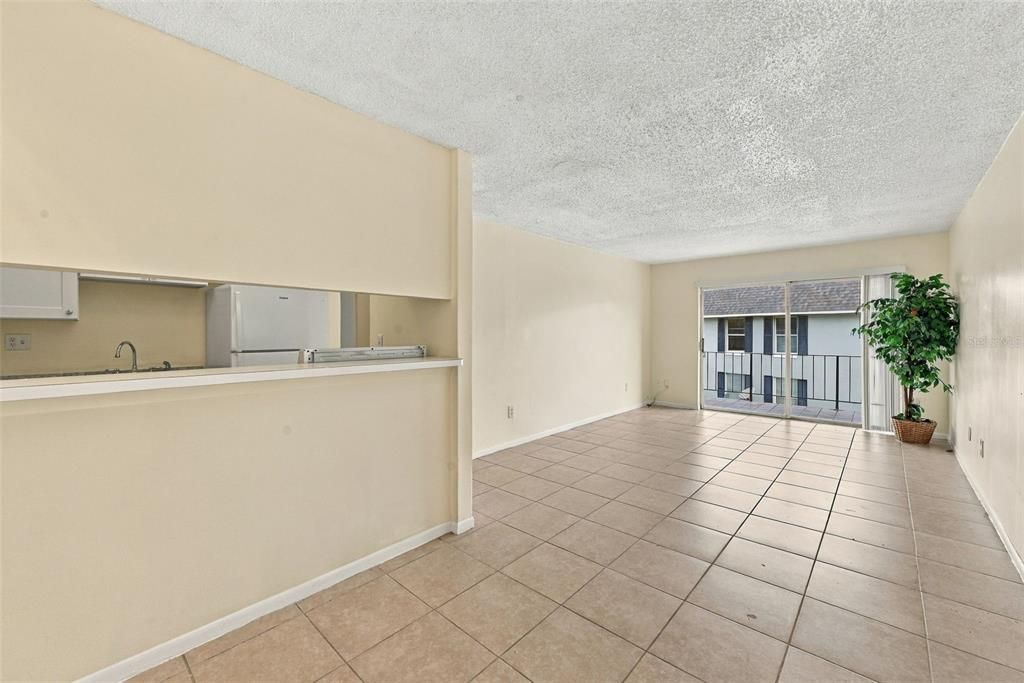 For Rent: $1,450 (2 beds, 2 baths, 895 Square Feet)
