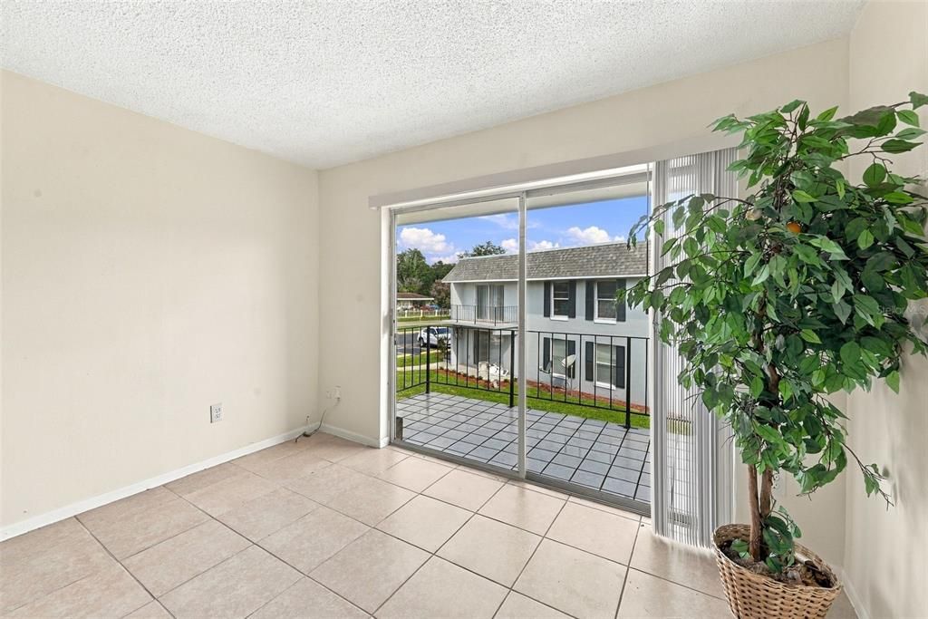 For Rent: $1,450 (2 beds, 2 baths, 895 Square Feet)
