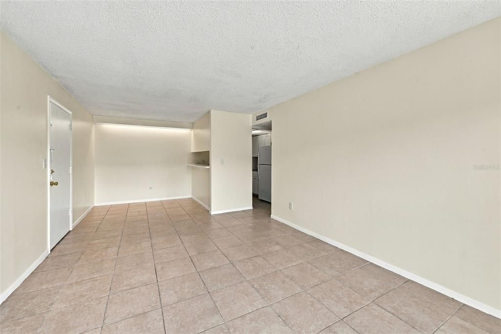For Rent: $1,450 (2 beds, 2 baths, 895 Square Feet)