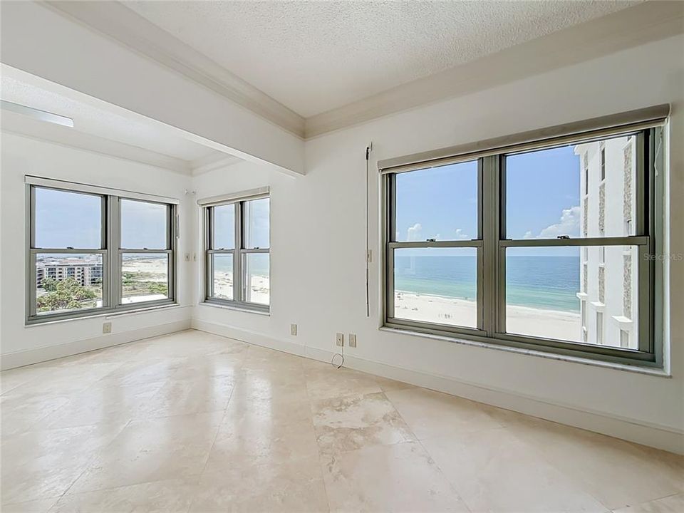For Rent: $4,350 (2 beds, 2 baths, 1340 Square Feet)
