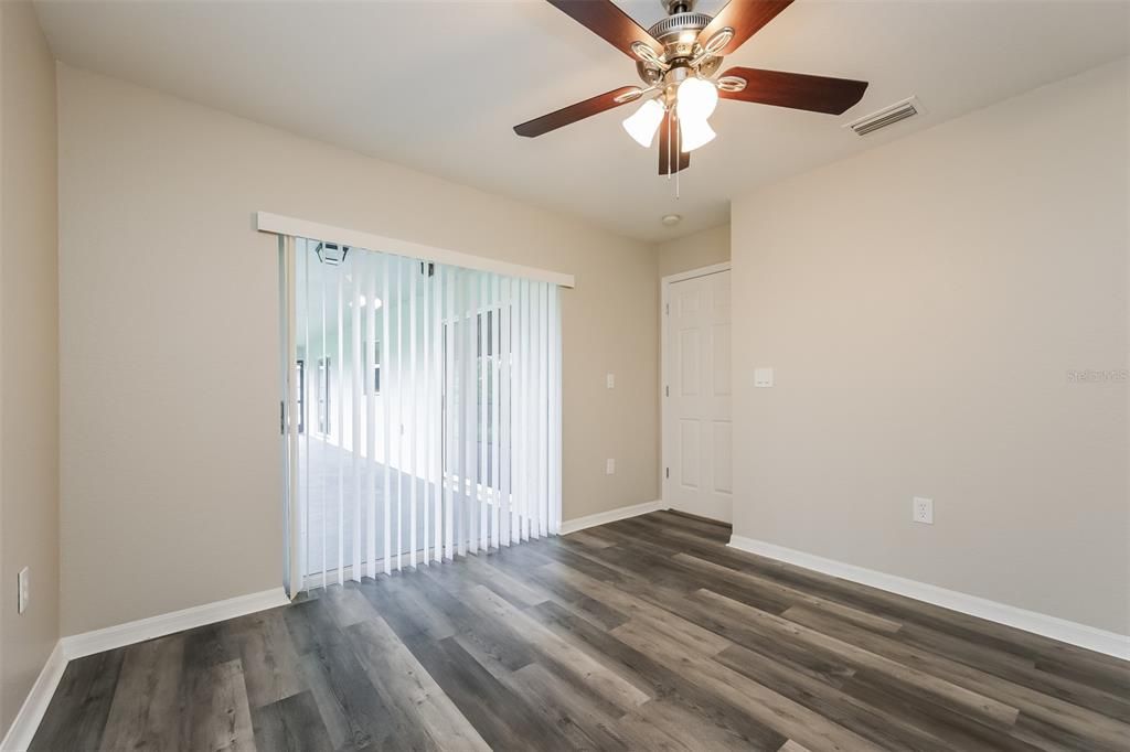 For Rent: $1,950 (4 beds, 2 baths, 1685 Square Feet)