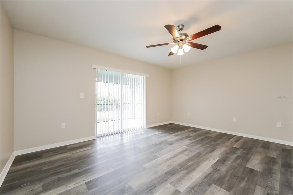 For Rent: $1,950 (4 beds, 2 baths, 1685 Square Feet)