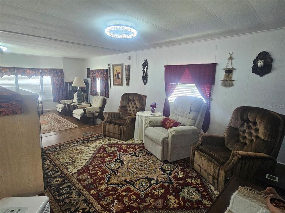 For Sale: $169,900 (2 beds, 2 baths, 1120 Square Feet)
