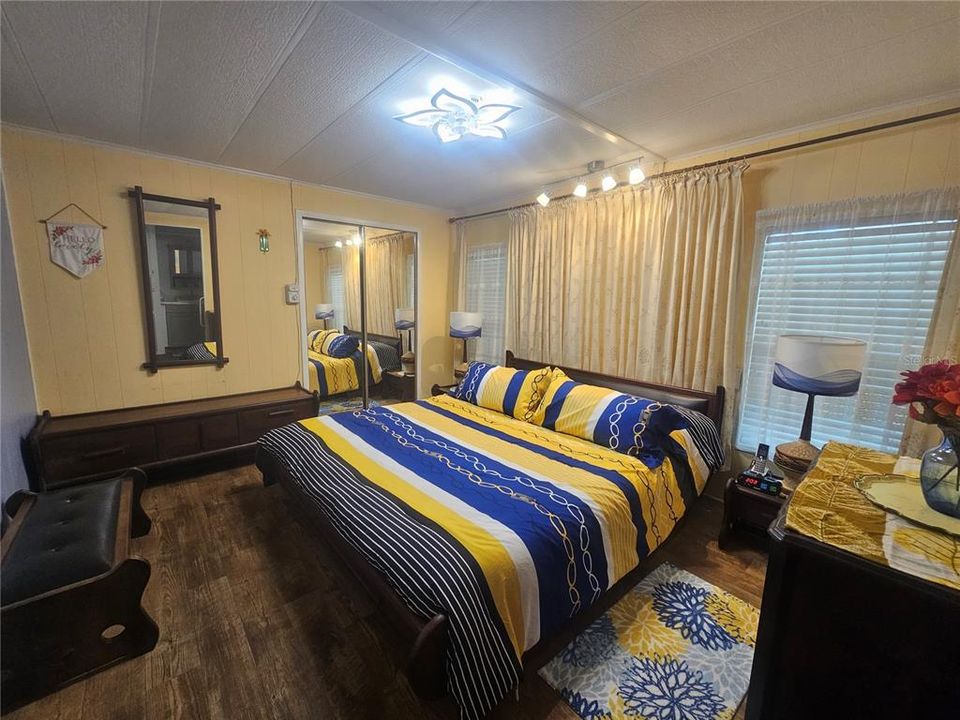 For Sale: $169,900 (2 beds, 2 baths, 1120 Square Feet)