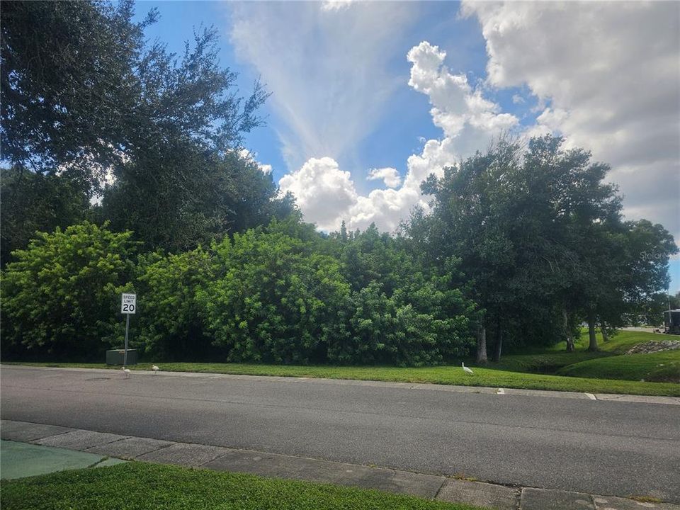 For Sale: $169,900 (2 beds, 2 baths, 1120 Square Feet)