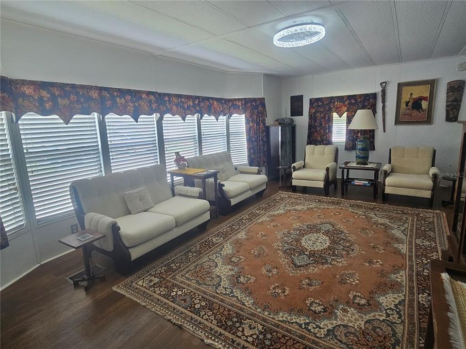 For Sale: $169,900 (2 beds, 2 baths, 1120 Square Feet)