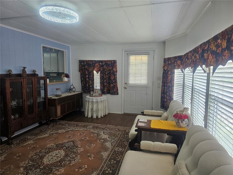 For Sale: $169,900 (2 beds, 2 baths, 1120 Square Feet)