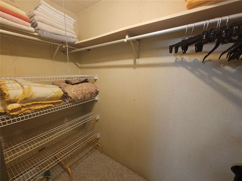 For Sale: $169,900 (2 beds, 2 baths, 1120 Square Feet)