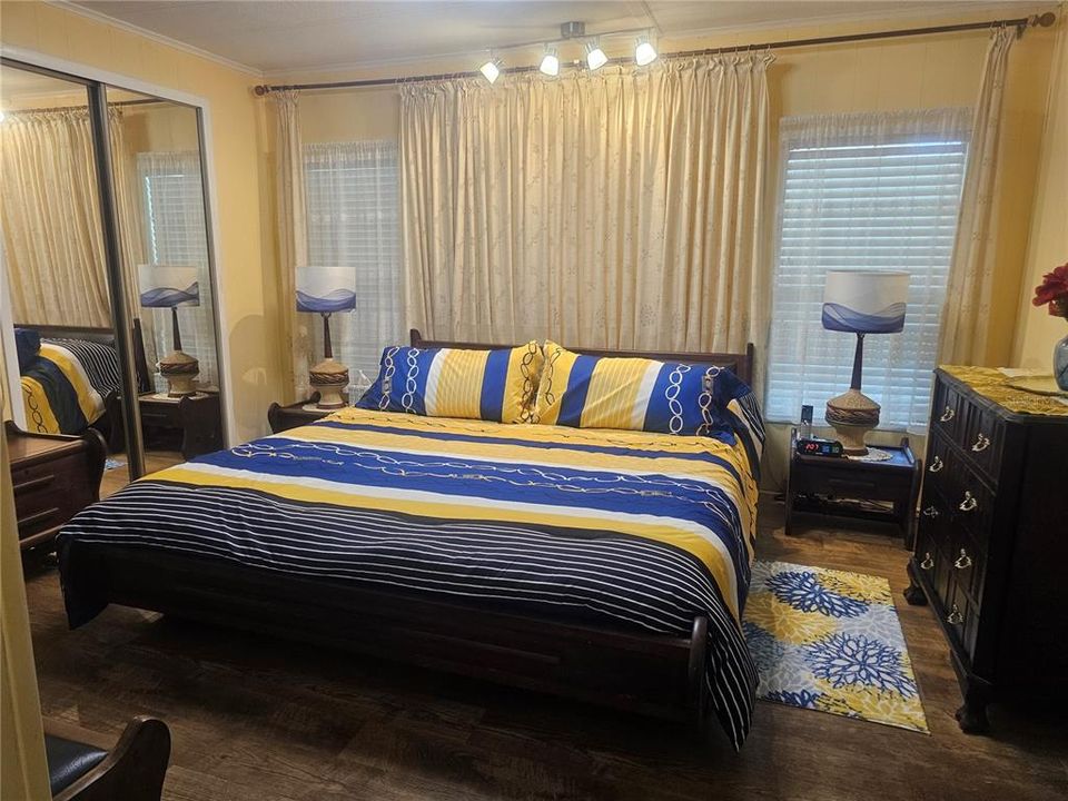 For Sale: $169,900 (2 beds, 2 baths, 1120 Square Feet)