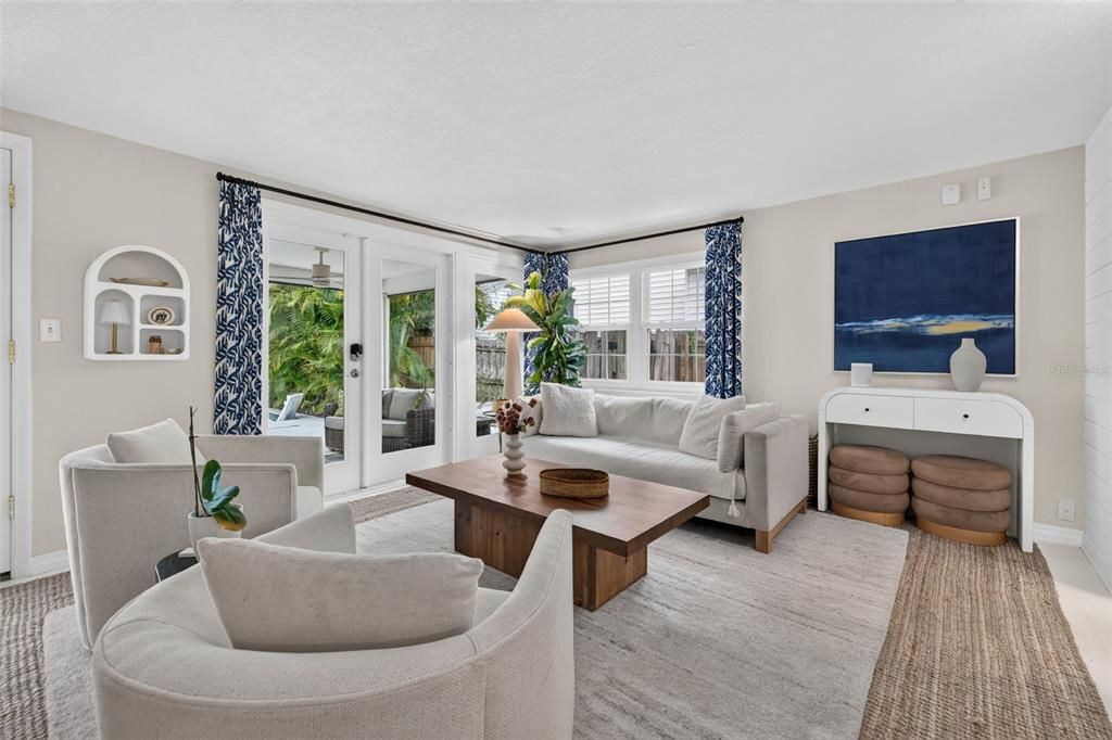 На продажу: $975,000 (2 спален, 2 ванн, 1376 Квадратных фут)
