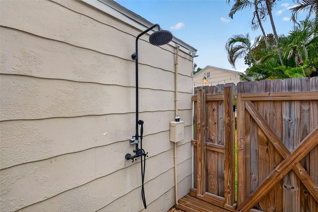 На продажу: $975,000 (2 спален, 2 ванн, 1376 Квадратных фут)