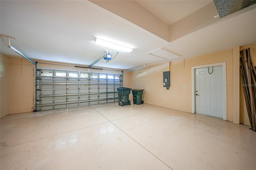 For Sale: $350,000 (3 beds, 2 baths, 1564 Square Feet)