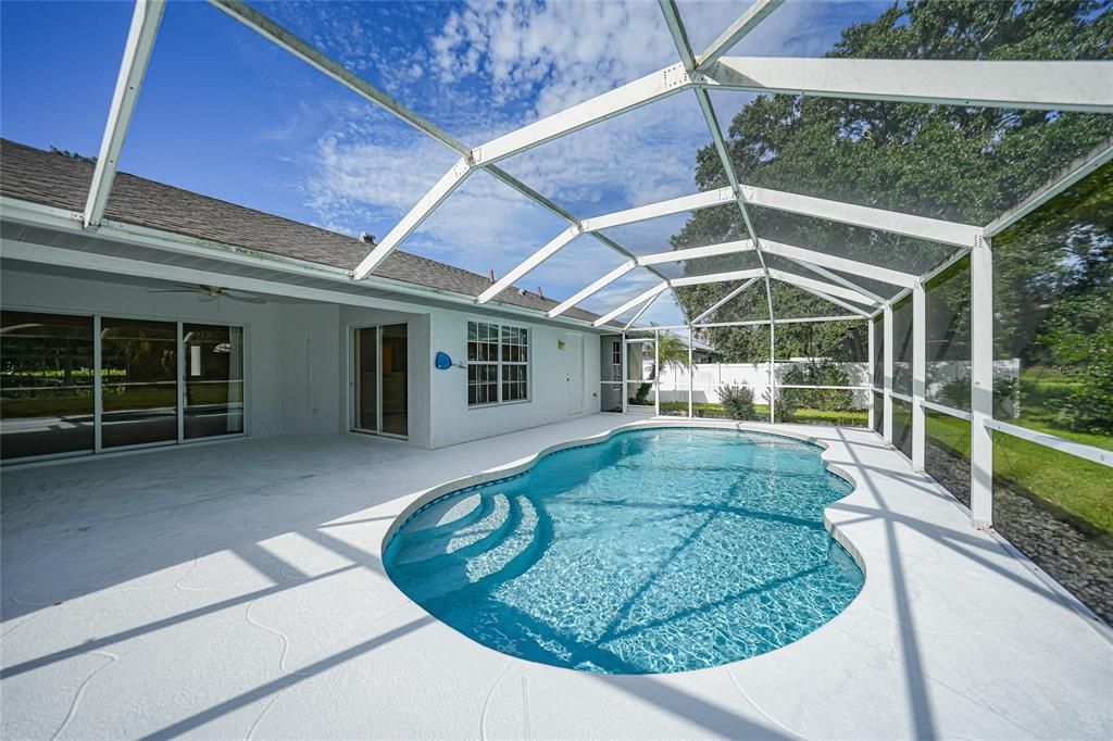 For Sale: $350,000 (3 beds, 2 baths, 1564 Square Feet)