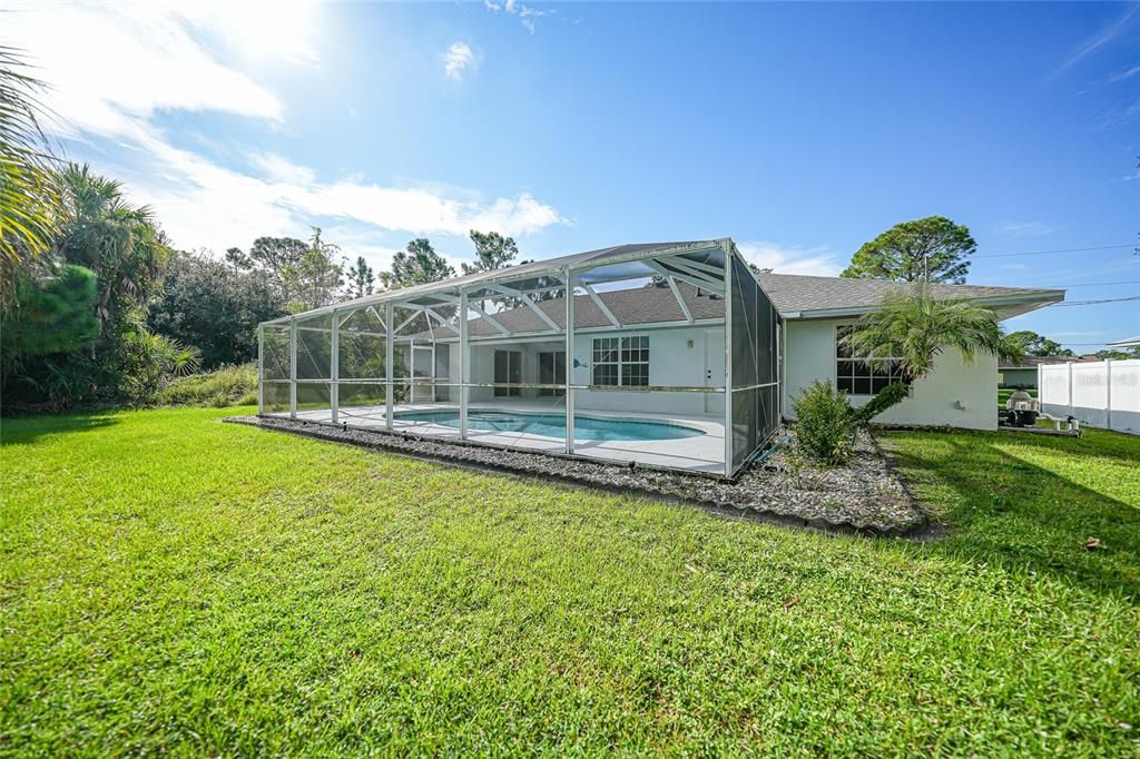 For Sale: $350,000 (3 beds, 2 baths, 1564 Square Feet)