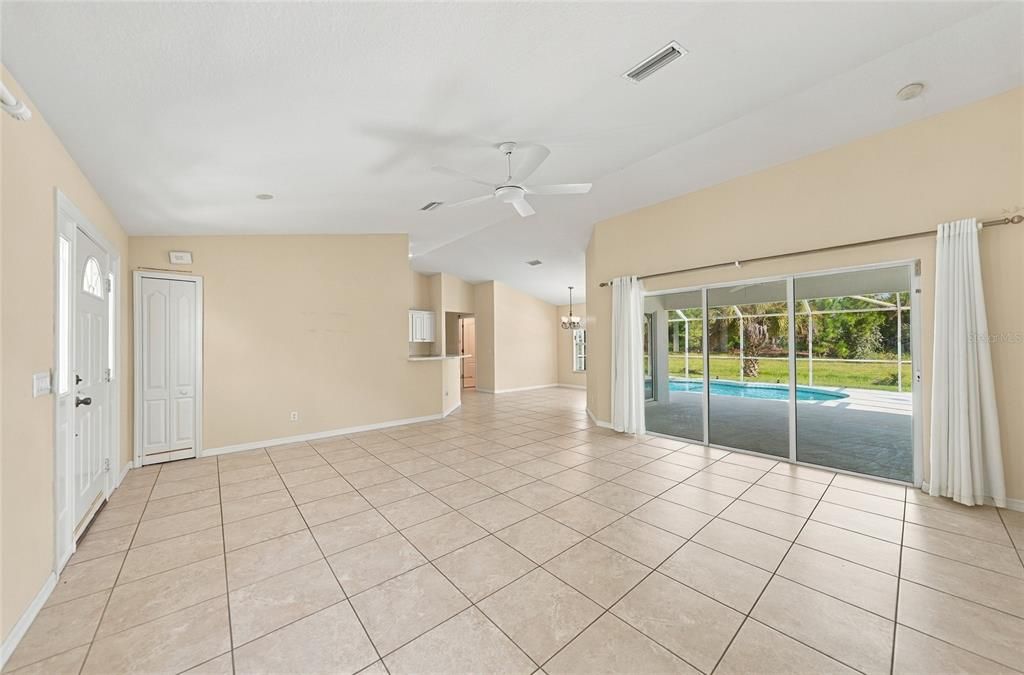 For Sale: $350,000 (3 beds, 2 baths, 1564 Square Feet)