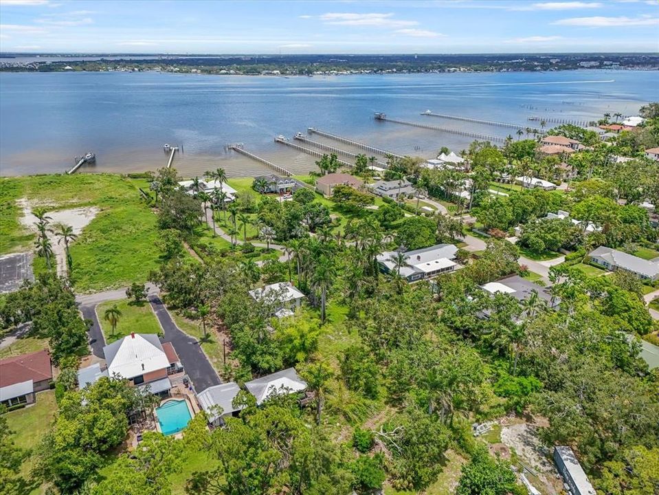 For Sale: $1,595,000 (4 beds, 2 baths, 2716 Square Feet)