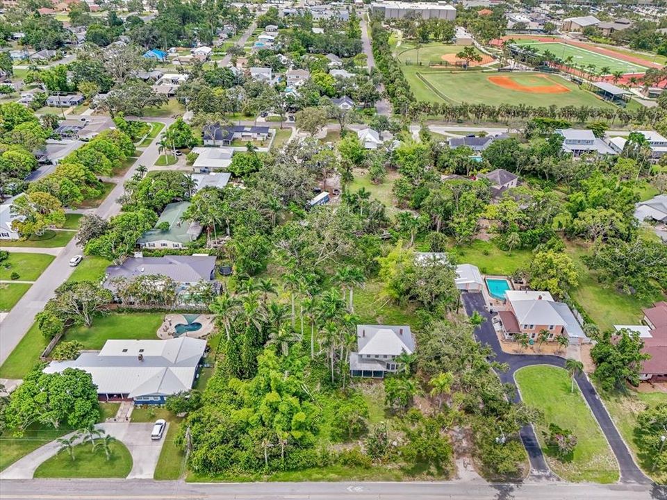 For Sale: $1,595,000 (4 beds, 2 baths, 2716 Square Feet)