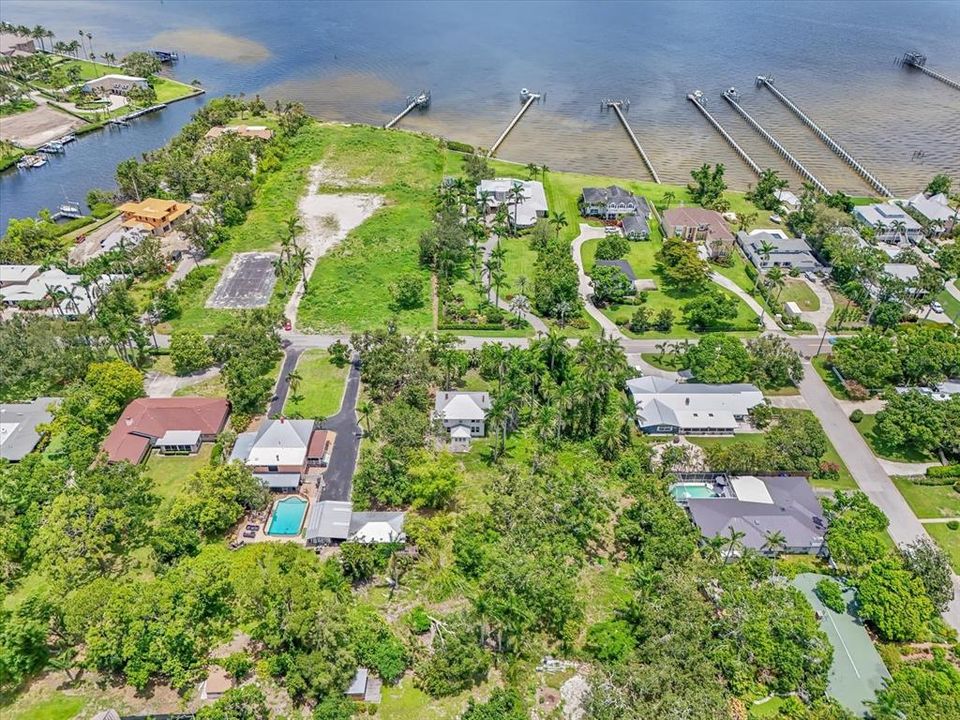 For Sale: $1,595,000 (4 beds, 2 baths, 2716 Square Feet)