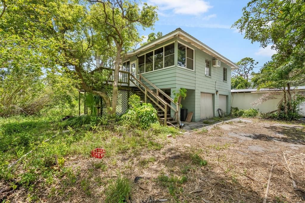 For Sale: $1,595,000 (4 beds, 2 baths, 2716 Square Feet)