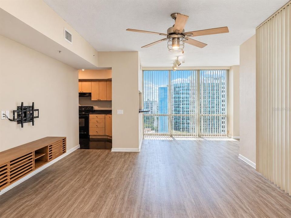 For Rent: $1,750 (1 beds, 1 baths, 1023 Square Feet)