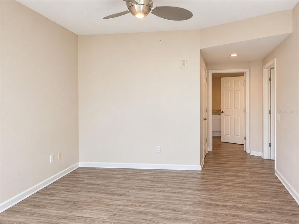 For Rent: $1,750 (1 beds, 1 baths, 1023 Square Feet)