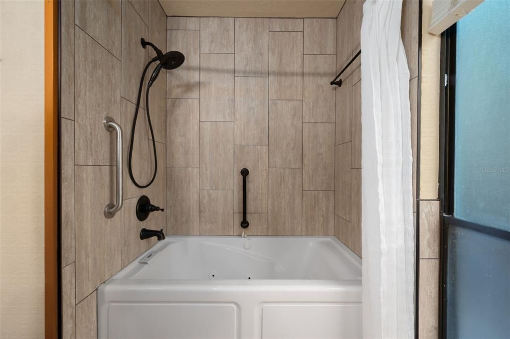 For Sale: $489,000 (3 beds, 2 baths, 2488 Square Feet)