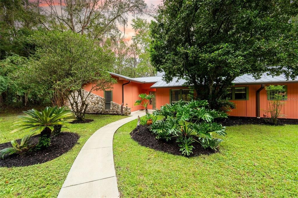 For Sale: $489,000 (3 beds, 2 baths, 2488 Square Feet)
