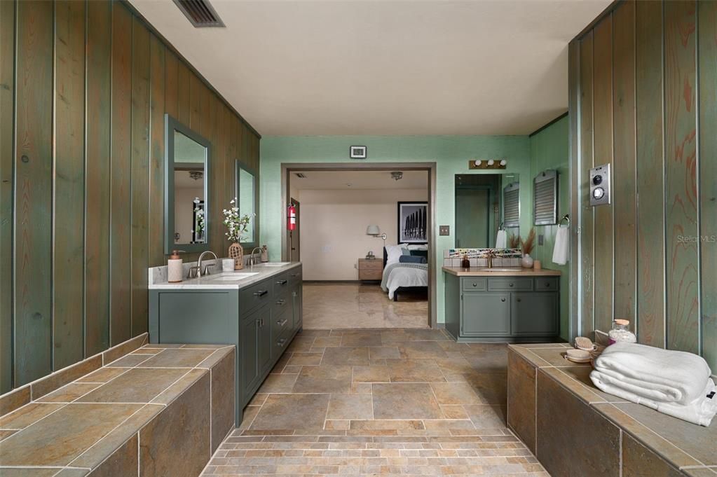 For Sale: $489,000 (3 beds, 2 baths, 2488 Square Feet)