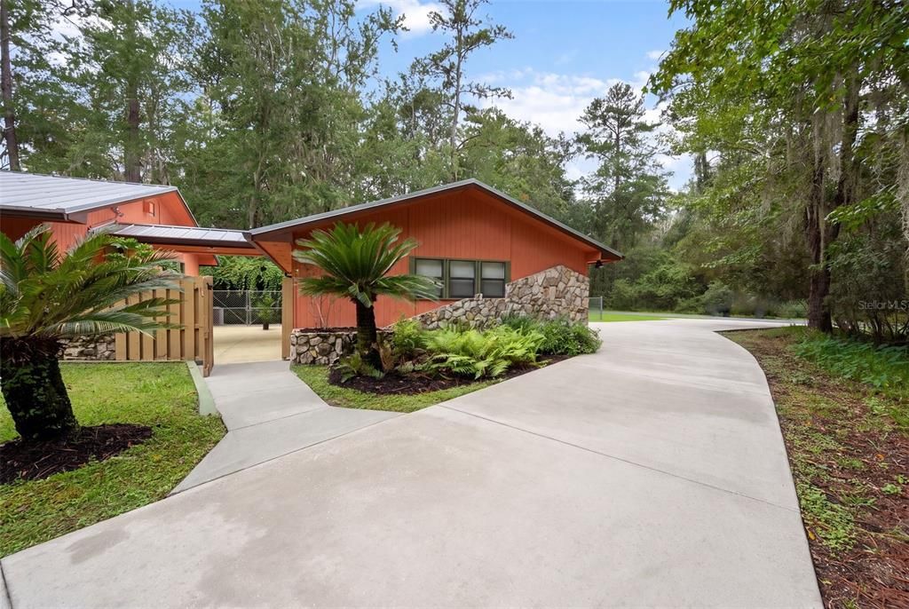 For Sale: $489,000 (3 beds, 2 baths, 2488 Square Feet)