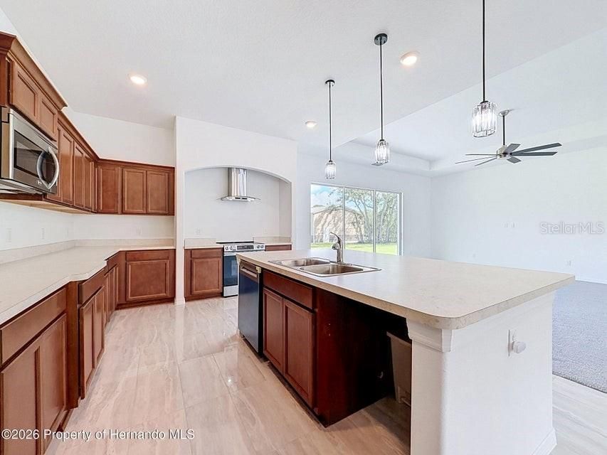 For Sale: $599,900 (3 beds, 2 baths, 2221 Square Feet)