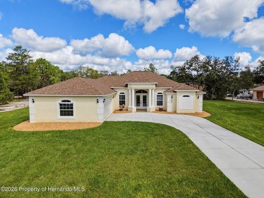 For Sale: $599,900 (3 beds, 2 baths, 2221 Square Feet)