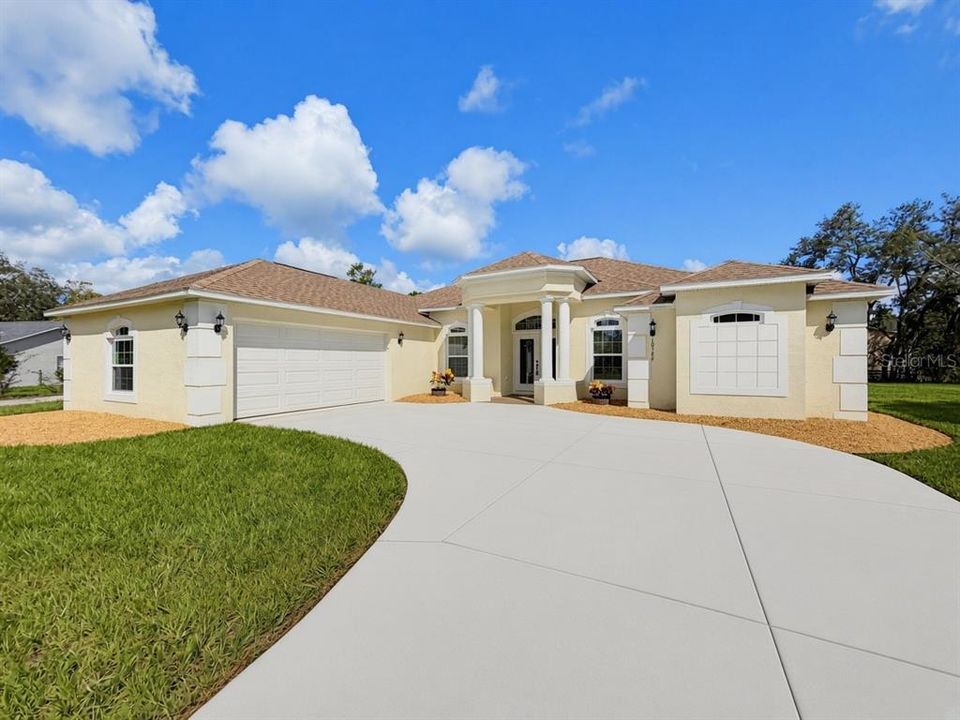 For Sale: $599,900 (3 beds, 2 baths, 2221 Square Feet)