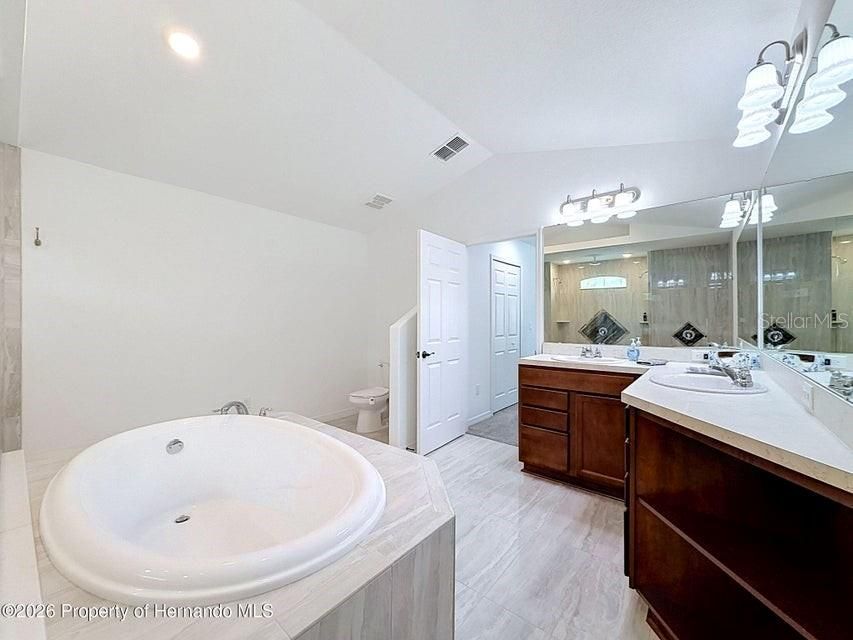 For Sale: $599,900 (3 beds, 2 baths, 2221 Square Feet)