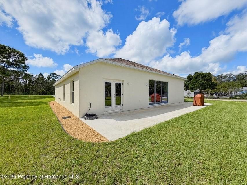 For Sale: $599,900 (3 beds, 2 baths, 2221 Square Feet)