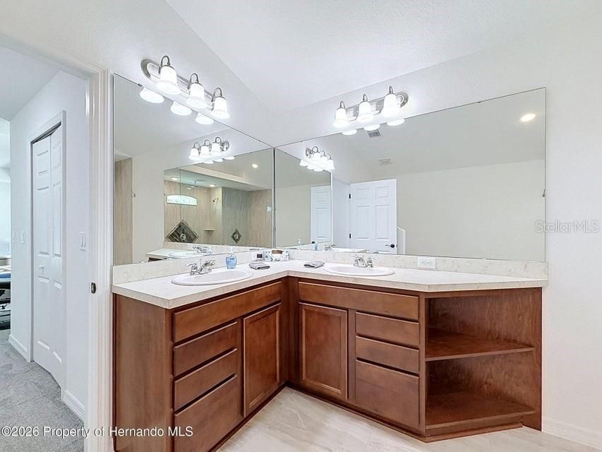 For Sale: $599,900 (3 beds, 2 baths, 2221 Square Feet)