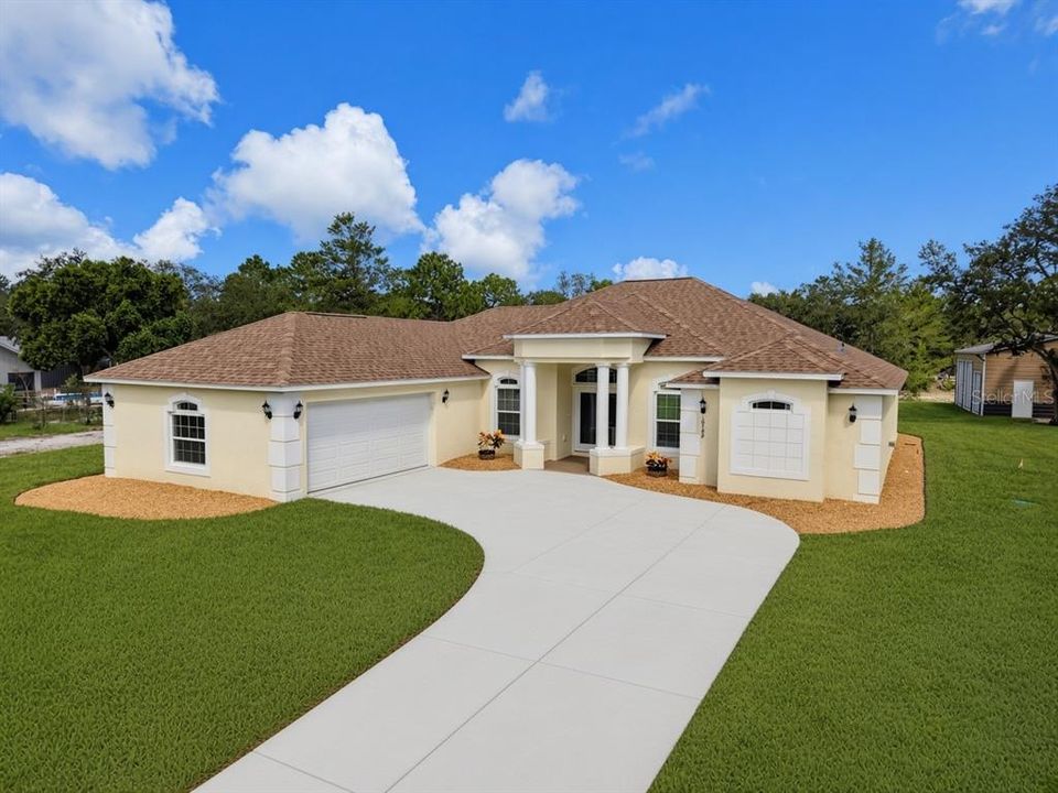 For Sale: $599,900 (3 beds, 2 baths, 2221 Square Feet)
