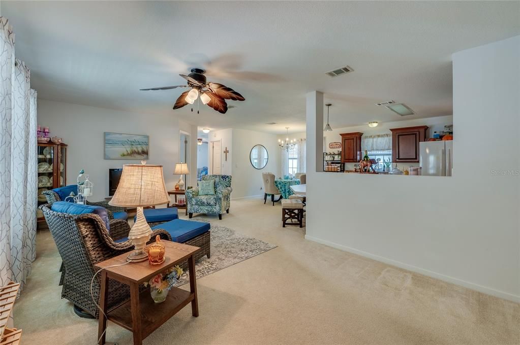 For Sale: $200,000 (3 beds, 2 baths, 1344 Square Feet)