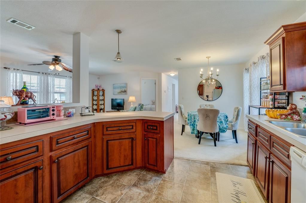 For Sale: $200,000 (3 beds, 2 baths, 1344 Square Feet)
