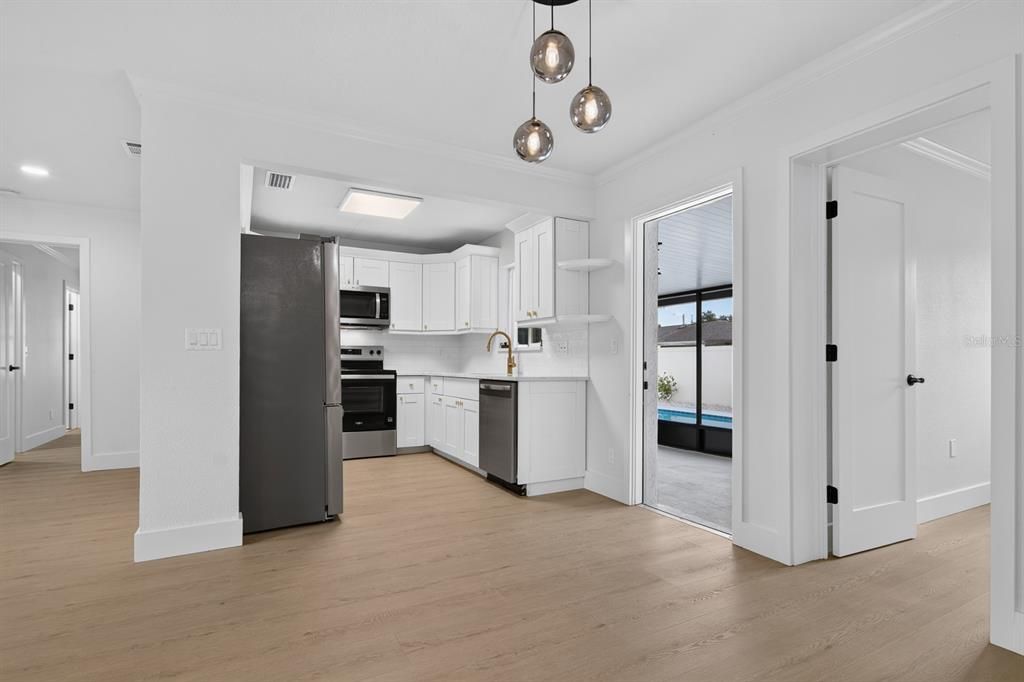 Activo con contrato: $419,900 (3 camas, 2 baños, 1324 Pies cuadrados)
