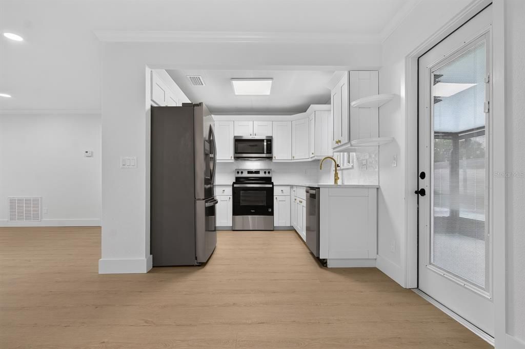 Activo con contrato: $419,900 (3 camas, 2 baños, 1324 Pies cuadrados)